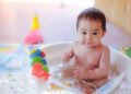 Dicas de brincadeiras para fazer na banheira durante o banho do bebê