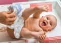 O cocô do bebê pode revelar como está a saúde dele