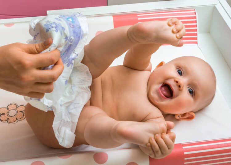 O cocô do bebê pode revelar como está a saúde dele