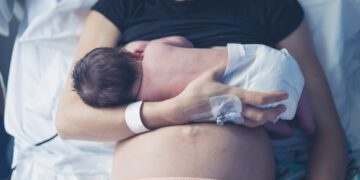 Quanto tempo a mãe e o bebê ficam no hospital