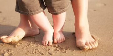 Confira os cuidados a ter na primeira viagem longa do bebê