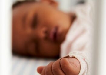 Sonecas de dia: até quando o bebê precisa delas?