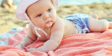 Quanto dar de água e outros líquidos para o bebê não desidratar