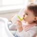 Bebê pode tomar suco, chá, leite de vaca e água de coco a partir de quantos meses?