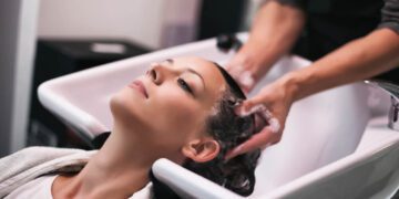 É normal o cabelo ficar mais oleoso na gravidez