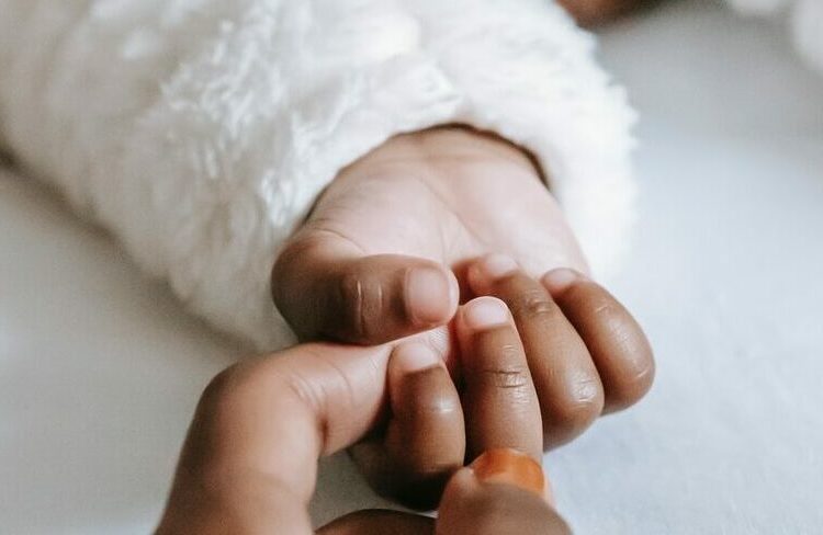 Frases de carinho para bebê: ideias inspiradoras