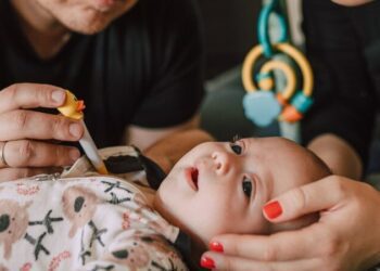 Como baixar a febre do bebê