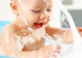 12 acessórios para banho do bebê