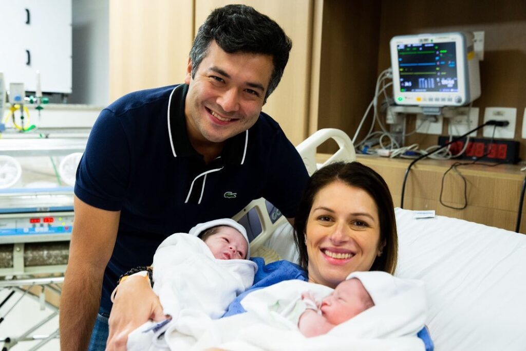 Mariana Arasaki deu à luz os gêmeos e agora é mãe de 10 crianças