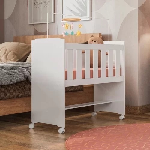 Miniberço pode ser acoplado à cama dos pais