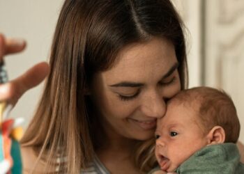 Mãe e bebê no puerpério