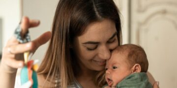 Mãe e bebê no puerpério